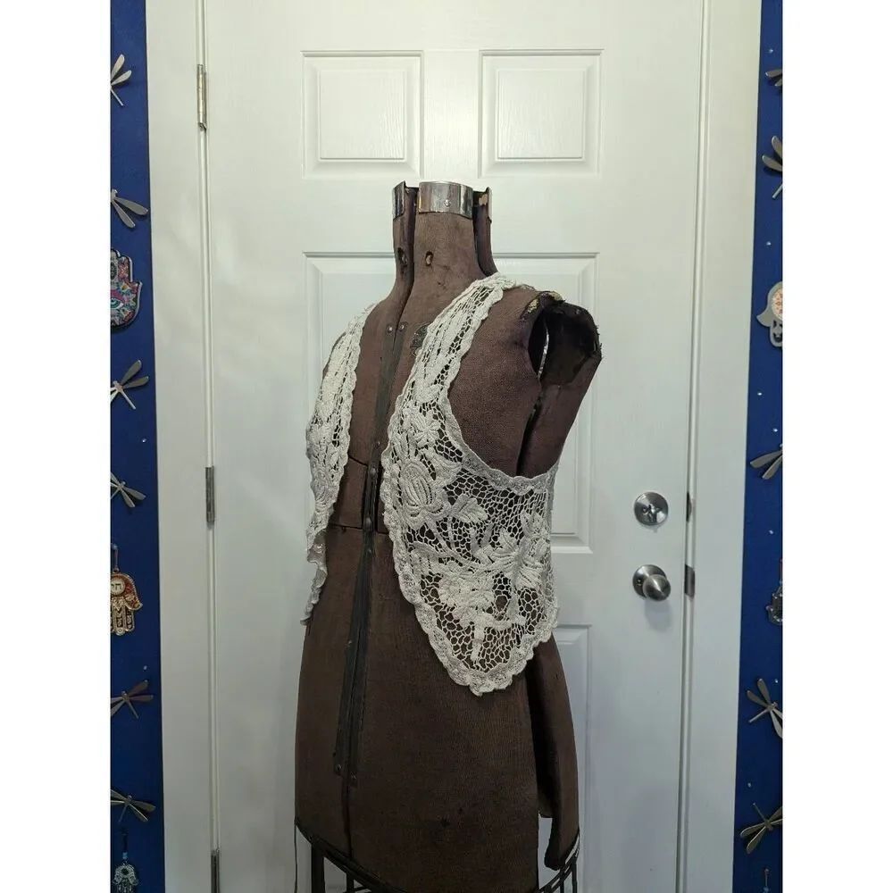 Boho Lace Cropped Vest - Picture 6 of 11